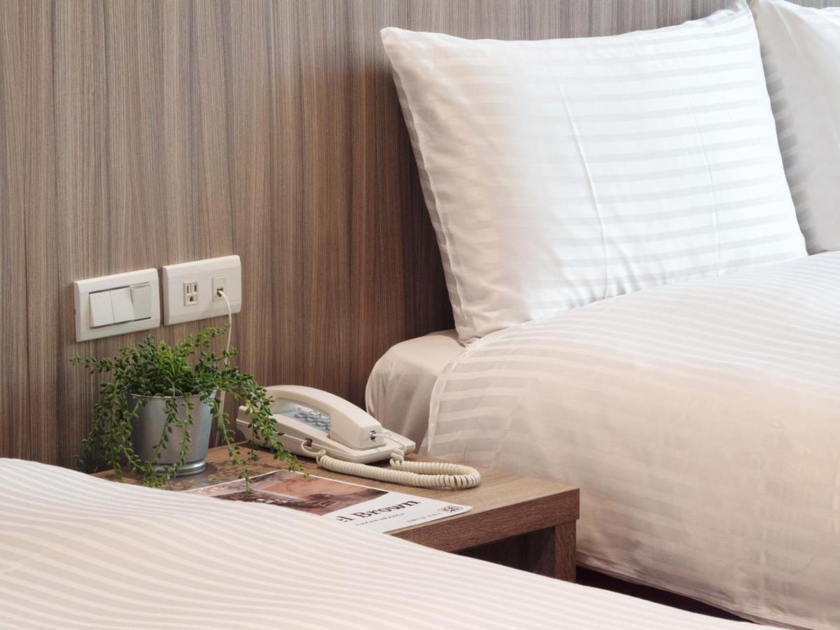 Hotel Brown - Chihkan Branch Тайнан Екстериор снимка