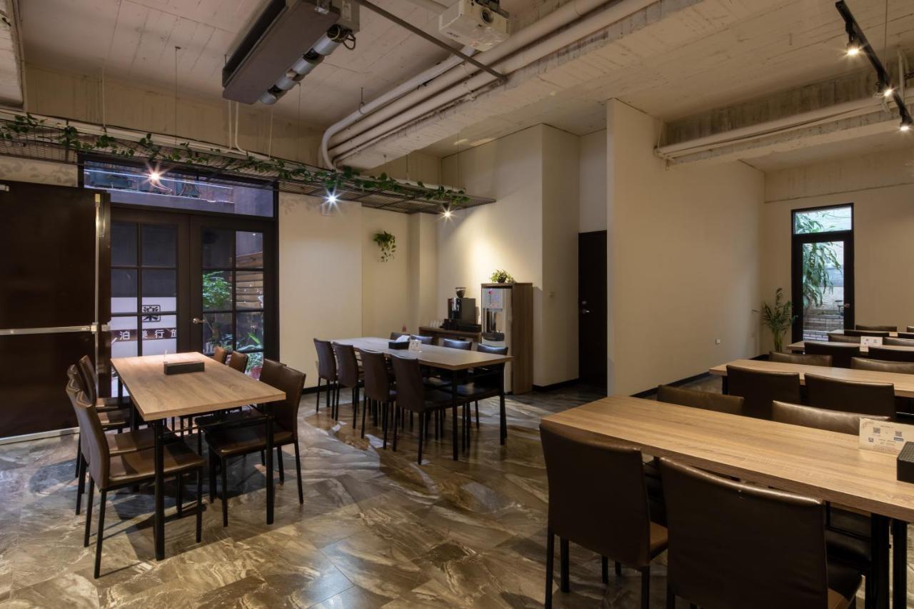 Hotel Brown - Chihkan Branch Тайнан Екстериор снимка