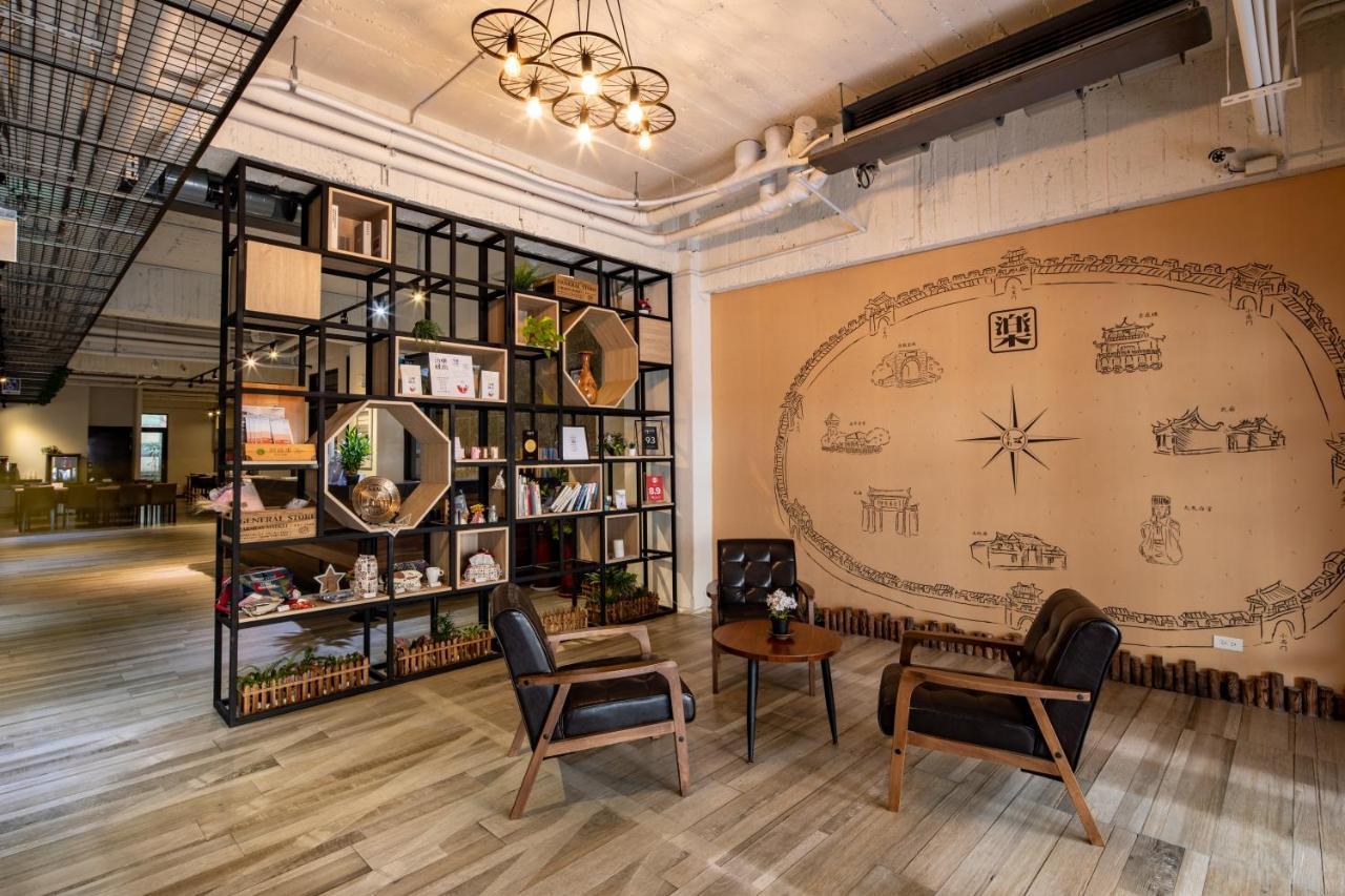 Hotel Brown - Chihkan Branch Тайнан Екстериор снимка