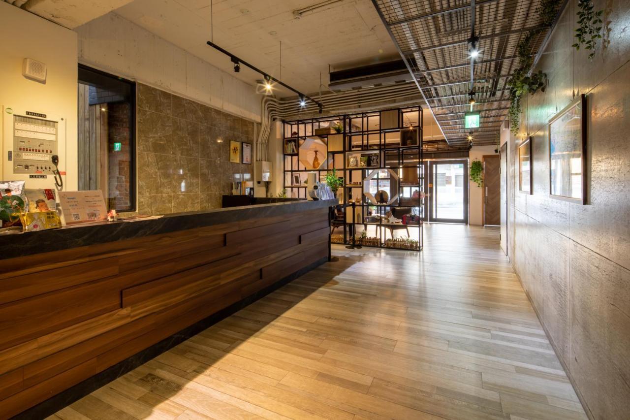 Hotel Brown - Chihkan Branch Тайнан Екстериор снимка