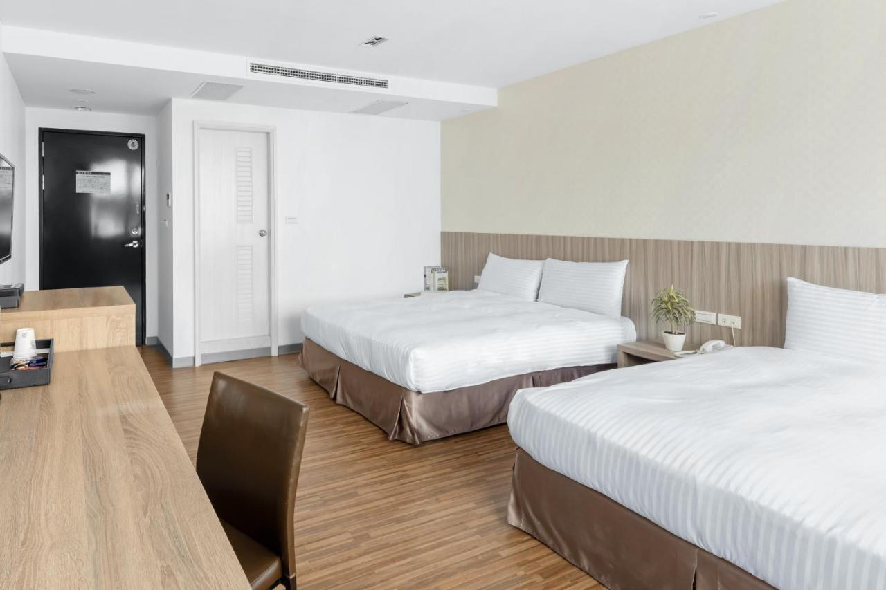 Hotel Brown - Chihkan Branch Тайнан Екстериор снимка