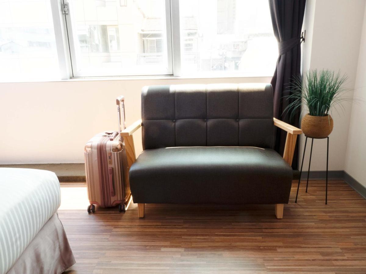 Hotel Brown - Chihkan Branch Тайнан Екстериор снимка