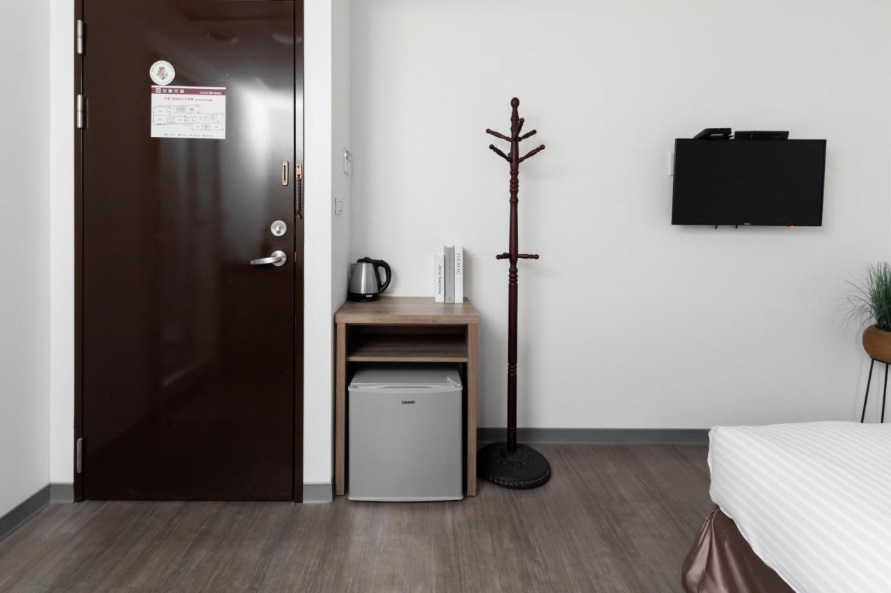 Hotel Brown - Chihkan Branch Тайнан Екстериор снимка