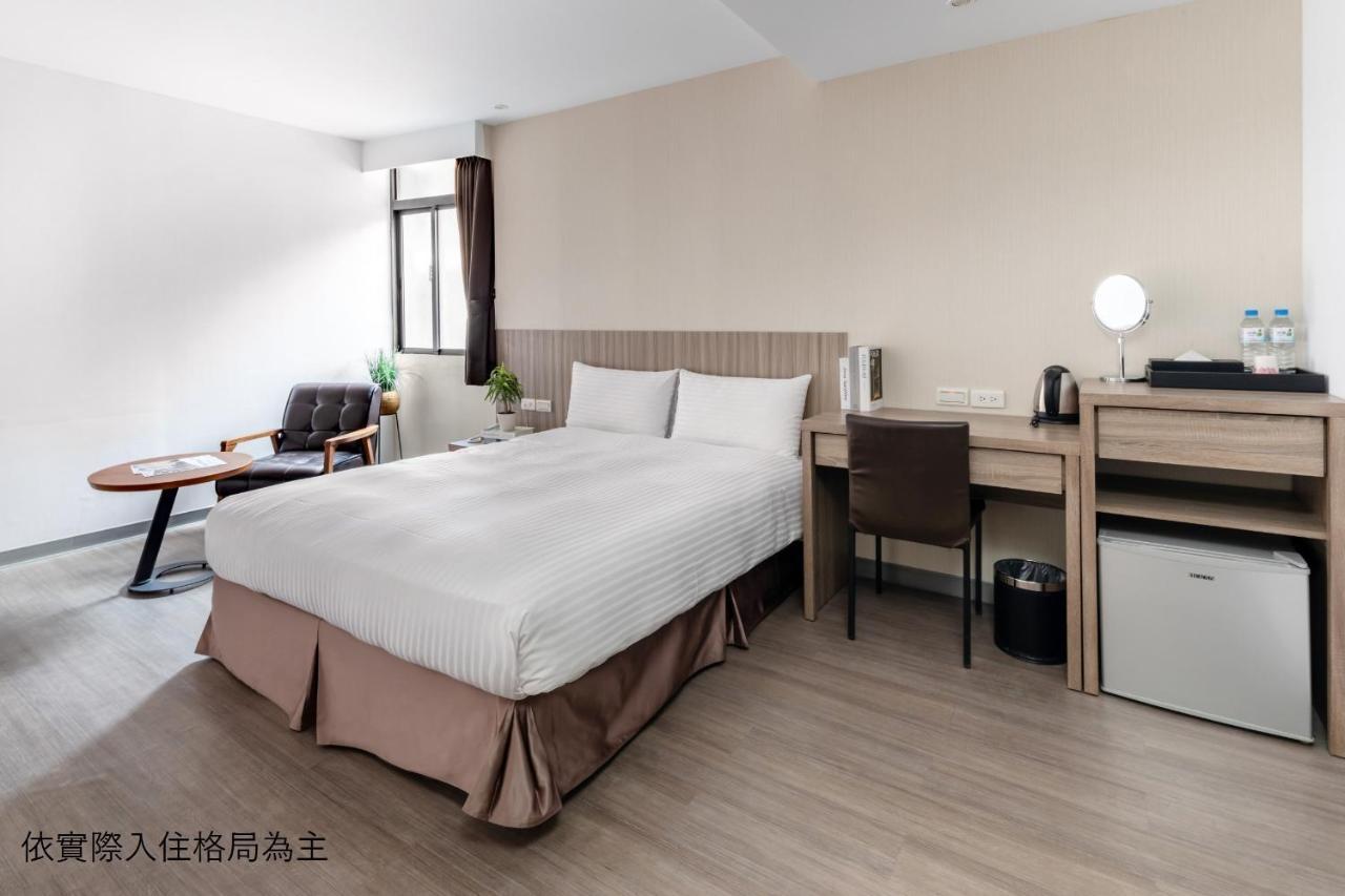 Hotel Brown - Chihkan Branch Тайнан Екстериор снимка