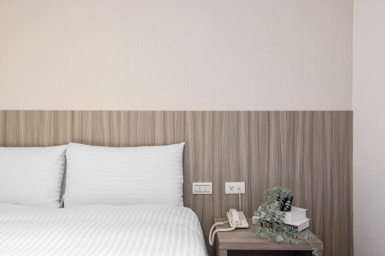 Hotel Brown - Chihkan Branch Тайнан Екстериор снимка