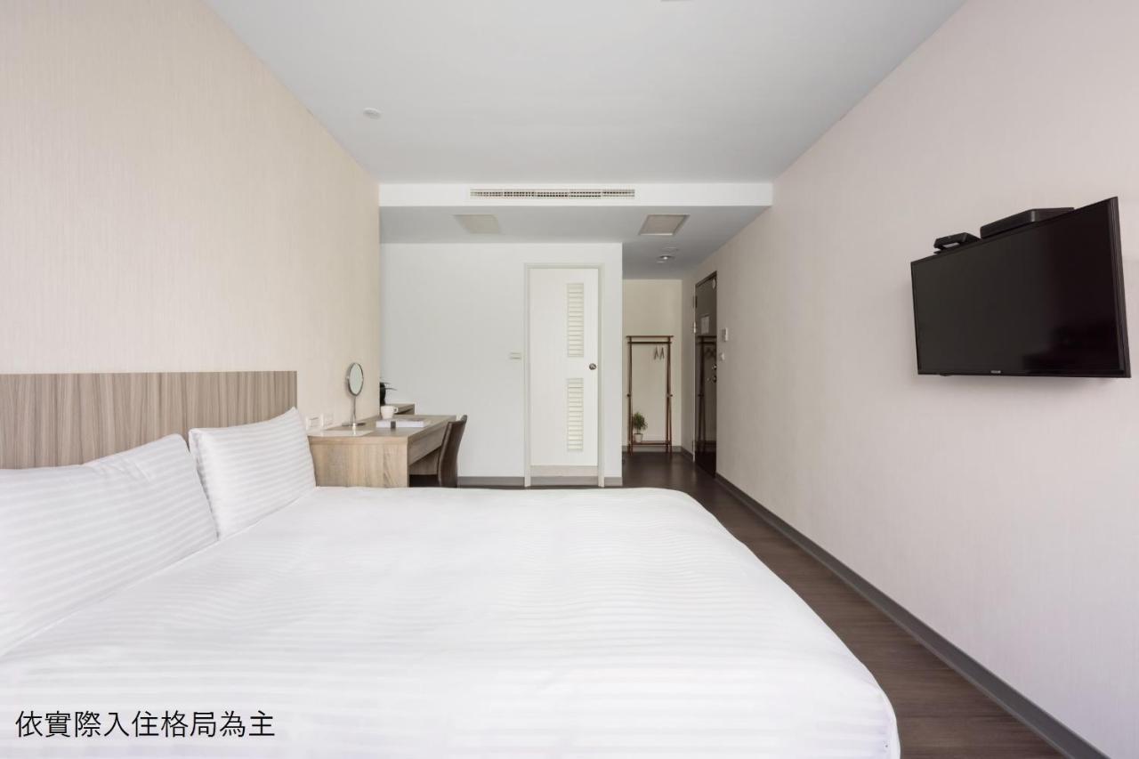 Hotel Brown - Chihkan Branch Тайнан Екстериор снимка